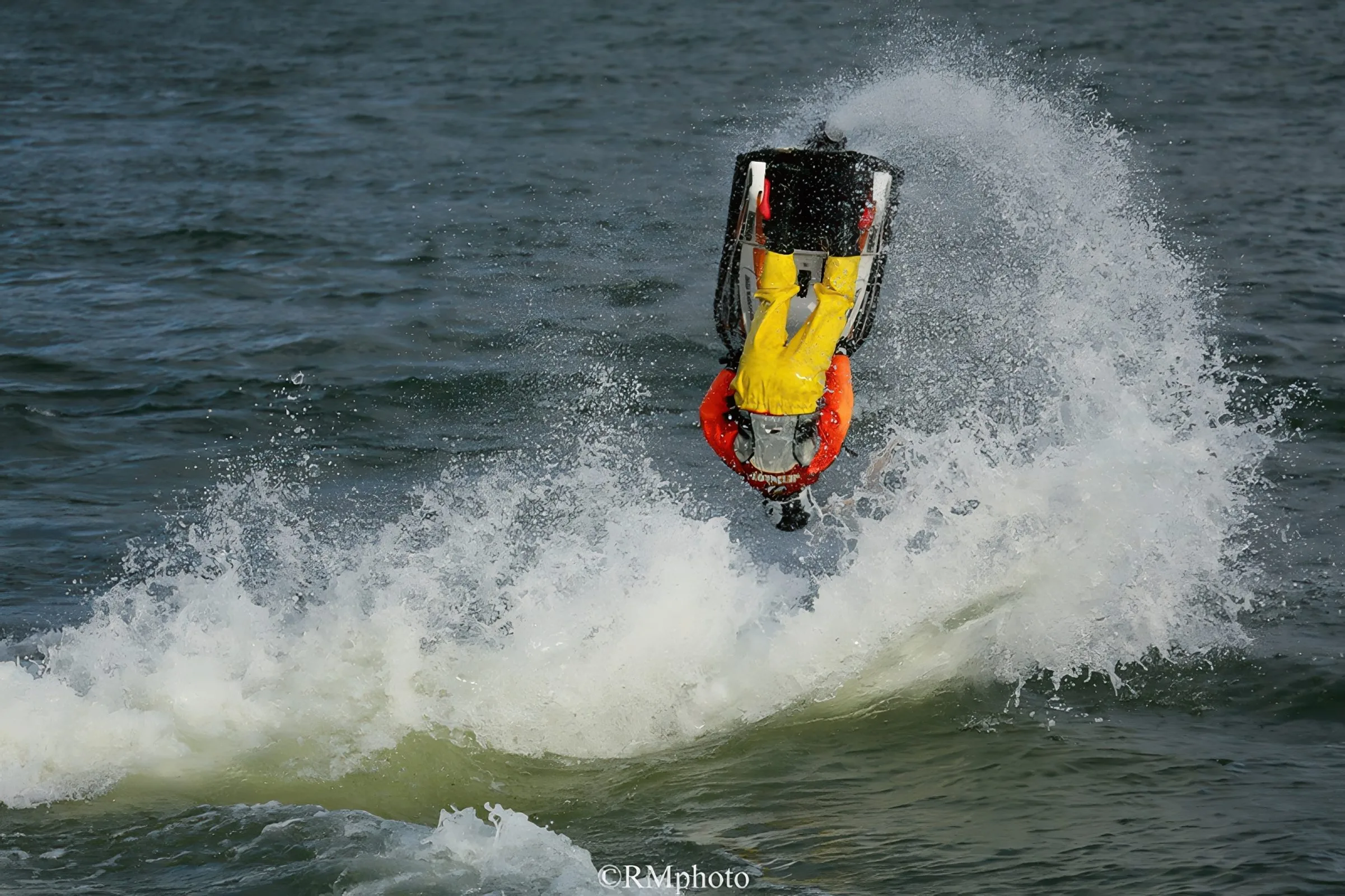 Hammond STX One. Drysuit for waterkiing, wakeboarding and jetskiing